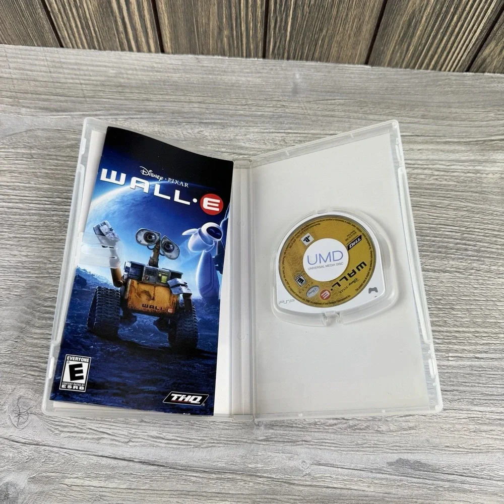 WALL-E Sony PSP Game Tested Working Complete w/ Case Disney Pixar THQ